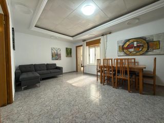 Etagenwohnung in Casco Antiguo. Venta de piso de planta baja en águilas centro