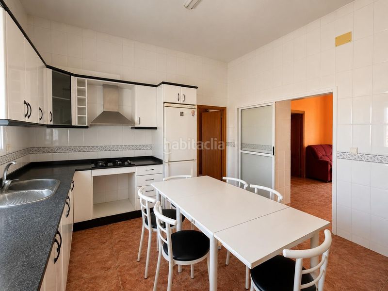 Foto b94052df-4185-490f-8406-77a8dd1d8bae. Casa adossada amb aparcament a Casco Antiguo Águilas