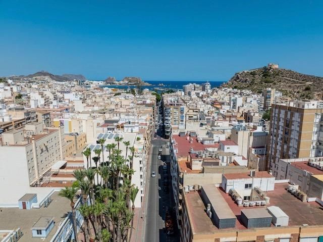 Foto f3c8c88e-4a6e-4d3d-a6f8-1f5e2abc4505. Pis amb aparcament a Casco Antiguo Águilas