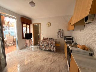 Casa adossada a Casco Antiguo. Venta de casa a 300m de la playa, águilas murcia