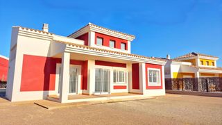 Xalet a Torrecilla. Venta de villa en jardines de almenara, lorca