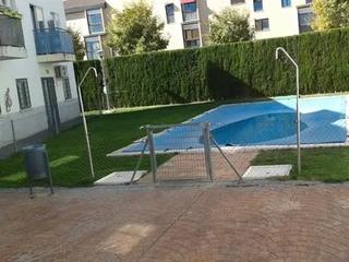 Zweistöckige Wohnung in Miguelturra. Dúplex de dos dormitorios en residencial cerrado con piscina