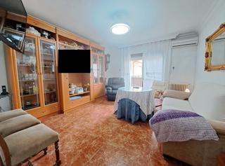 Etagenwohnung  Calle galicia. Piso de tres dormitorios y cochera cerrada