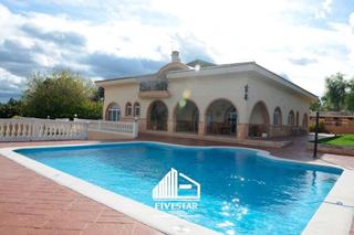 Bauernhof in Monserrat. Beautiful equestrian farm