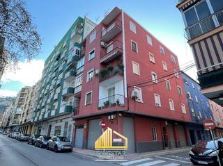 Pis  Canonigo cirujeda. Apartment to renovate in xativa