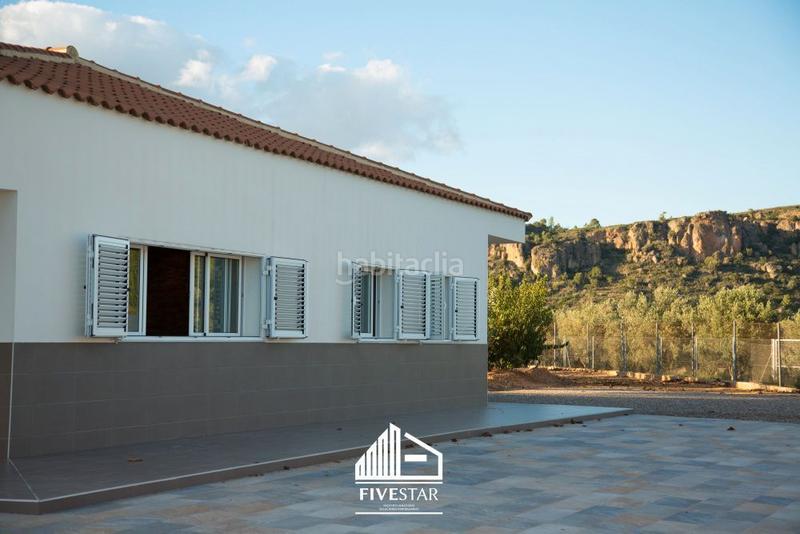 Foto e8ea96e3-73d7-4175-9317-b806b23168be. Landgut in Montroy