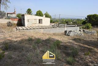 Terreny residencial a Les travesses. Parcela con construccion en lliria