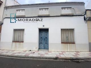 Maison jumelée à Don Benito. Casa en venta en don benito