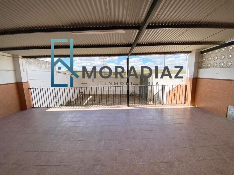 Foto 0f9beef9-6910-46b4-a2d2-119e8b91ec54. Casa amb aparcament a Coronada (La)