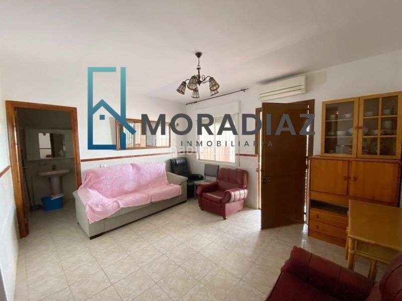 Foto 36778220-2e93-43b9-84c3-2fcbba618a90. Casa amb aparcament a Coronada (La)