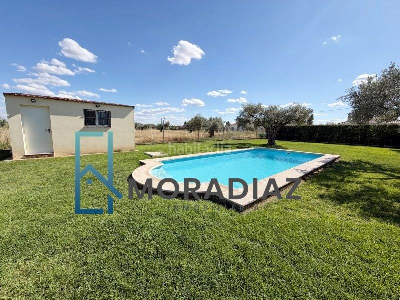 Foto 07945e2b-13c1-4dea-85bd-a6c59f697b78. Xalet amb xemeneia aparcament piscina a Don Benito