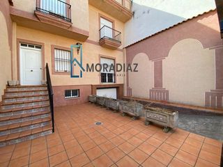 Reihenhaus  Calle nogal 38. Unifamiliar en venta don benito