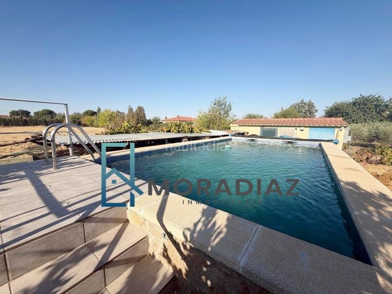 Foto 5f953d73-c141-4646-806e-f4ca365b8ec0. Chalet venta de chalet en Don Benito