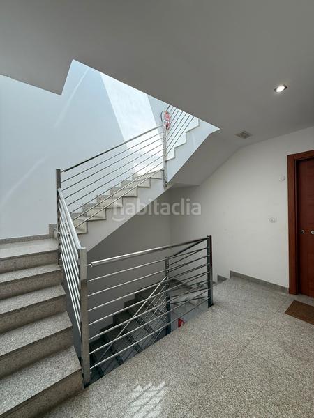 Foto c2db7918-a922-4025-aebe-d5ed859ebc1c. Piso al lado de la playa y con piscina en Maianca Oleiros