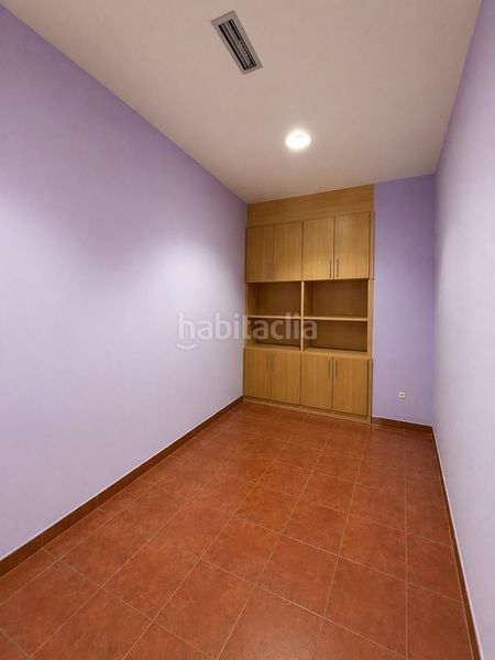 Foto c02bed5f-ee18-451a-bae9-27cc0558f550. Edificio lote de 3 plazas de garaje y local en Mesoiro Coruña (A)