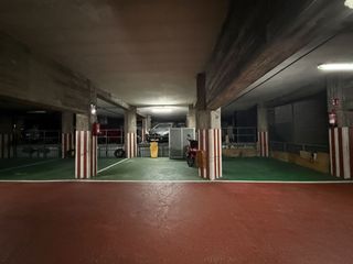 Autoparkplatz  Cardenal cisneros. Amplia plaza de garaje