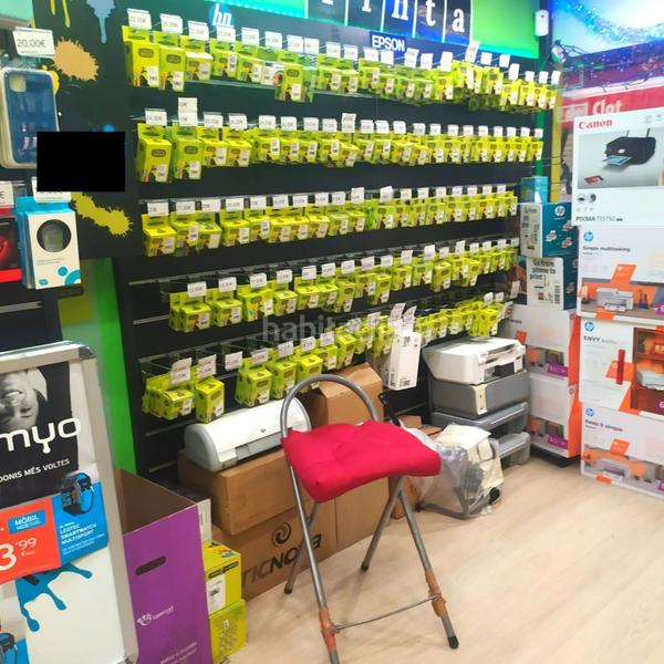 Foto ad1f4c33-ee4b-407e-8895-beb90df20219. Traspàs local comercial a El Clot Barcelona