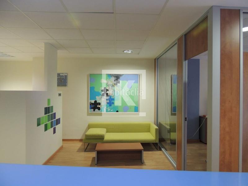 Foto 78374a5c-c2ac-42b9-9a0c-1a806fc33a08. Office space with heating in Barri de les Corts Barcelona