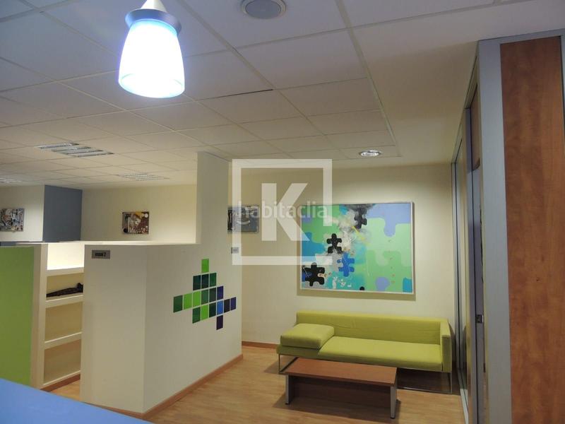 Foto f7b2a58b-5fe9-49d7-bcf1-1b59fe601fed. Office space with heating in Barri de les Corts Barcelona