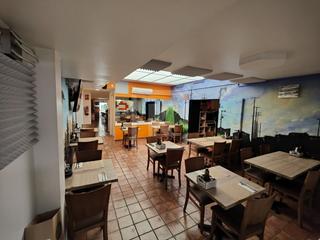 Trasps Local Comercial a La Vila Olmpica del Poblenou. El restaurante bar tiene una superficie de 200 m2 tiles