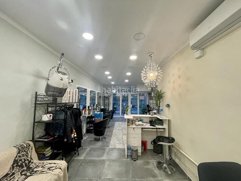 Foto 2da9a751-a7d4-4fa0-8e2f-b64d417210fd. Traspaso local comercial traspaso peluqueria en poble sec en Barcelona