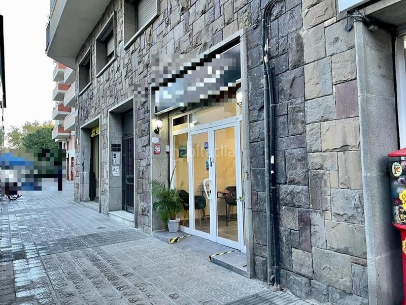 Foto 44d5ed04-1272-4306-a075-6dcf24889716. Traspaso local comercial traspaso peluqueria en poble sec en Barcelona