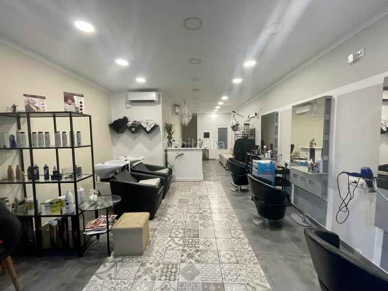 Foto e1a17dd4-5f7c-4b92-9661-6b48b901919a. Traspaso local comercial traspaso peluqueria en poble sec en Barcelona