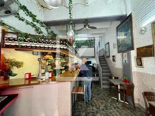 Trapasso Locale commerciale in El Camp de l´Arpa del Clot. Traspaso bar c3 con terraza en sant martí, barcelona