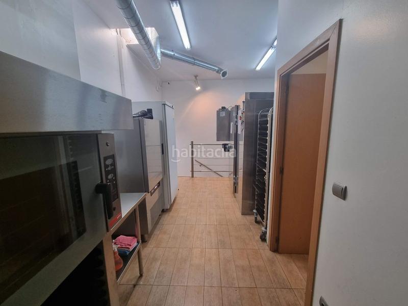 Foto b21b013f-816c-4d00-ac76-eaab68b0750d. Transfer business premise in Centre Santa Coloma de Gramenet