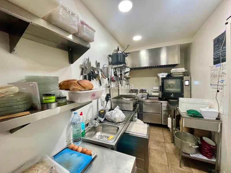 Foto e03486af-f1f6-4b46-adbd-e635ea64d862. Traspàs local comercial a Centre Sant Boi de Llobregat