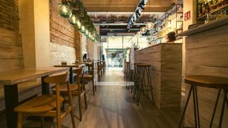 Pas-de-porte Local commercial à La Bordeta. Traspaso bar restaurante con tres plantas en sants