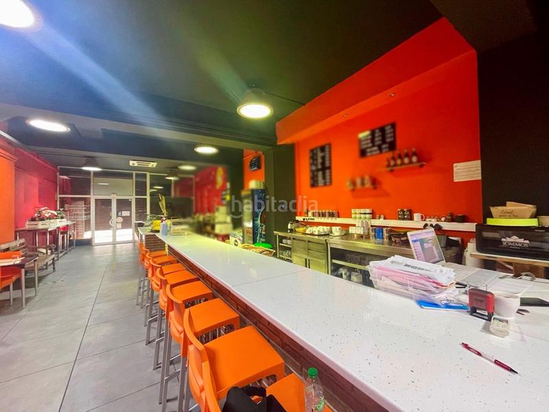 Foto 6bef889c-3668-4572-87a1-b63fc8c1f779. Traspaso local comercial traspaso rostisseria con degustación en el centro en Granollers