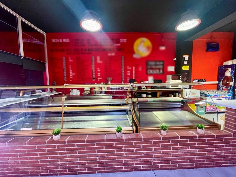 Foto c766a1fe-b5ad-421c-ab84-9fe809c17677. Traspaso local comercial traspaso rostisseria con degustación en el centro en Granollers