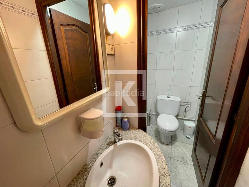 Foto 52cefbf8-9763-4ffd-b03a-b7636cec44e0. Traspàs local comercial a Passeig Maragall Gavà