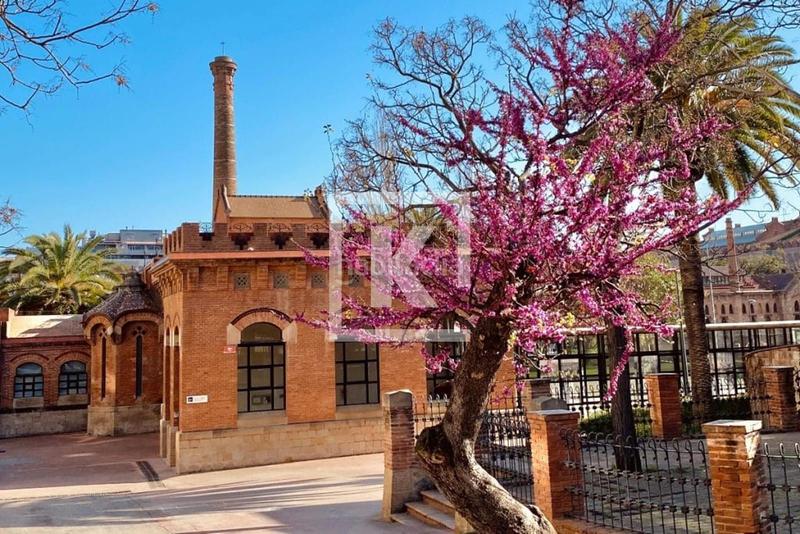 Foto 4843573c-6e1f-47b1-bbe9-7c7ab2e995bb. Pas-de-porte local commercial dans Barri de les Corts Barcelona