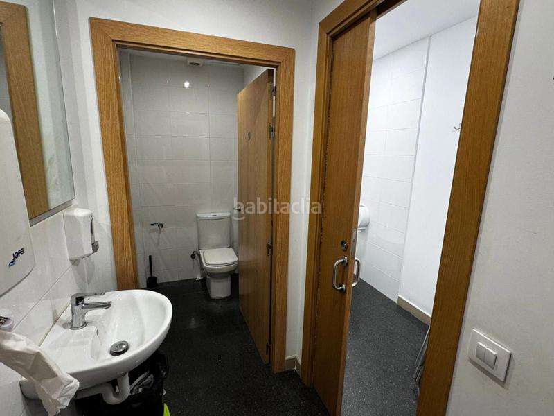 Foto 5709010a-40a5-414a-a3a7-afff09d4b7a3. Traspàs local comercial a Diagonal Mar i el Front Marítim del Poblenou Barcelona