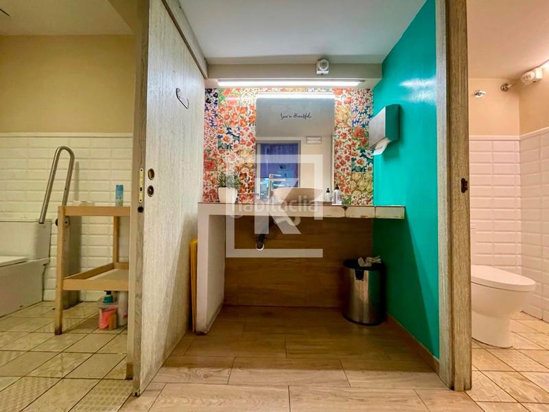 Foto b8601bee-7c69-4202-ad24-8213d3dc6665. Transfer business premise in L´Antiga Esquerra de l´Eixample Barcelona