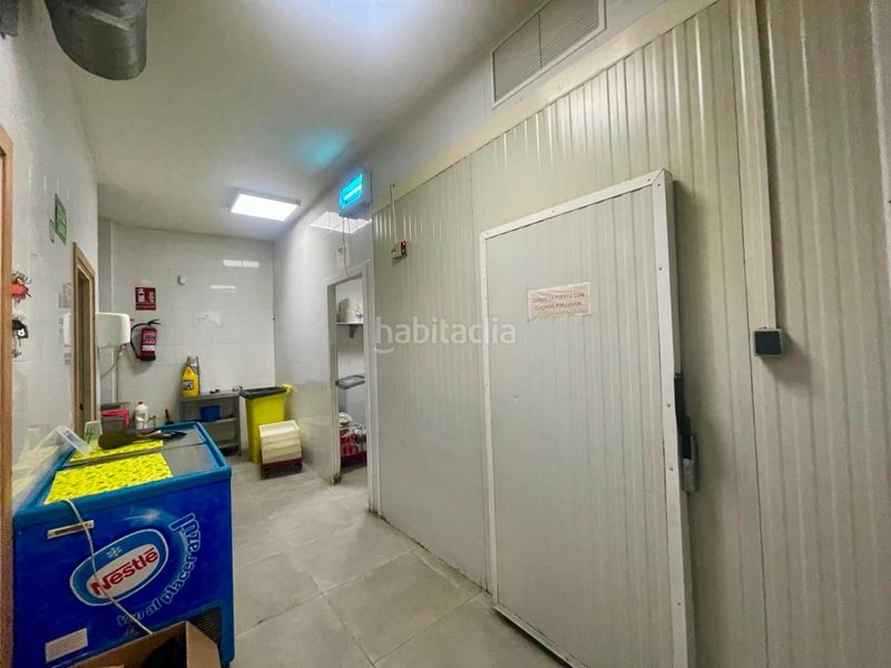 Foto 5fe0f531-d1c9-4a3d-8b4d-d4a9e75f62de. Traspàs local comercial a La Gavarra Cornellà de Llobregat