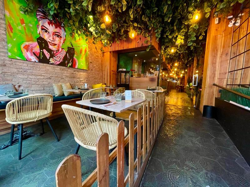 Foto 0ffca244-3f2d-48a2-8af0-924ea2128251. Traspaso local comercial traspaso restaurante zona de ocio en sant gervasigalvany. en Barcelona