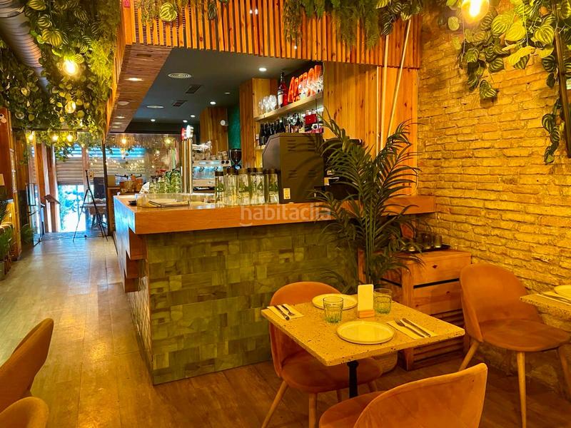 Foto 71062b77-926e-499d-abc2-e4c7299e63c0. Traspaso local comercial traspaso restaurante zona de ocio en sant gervasigalvany. en Barcelona