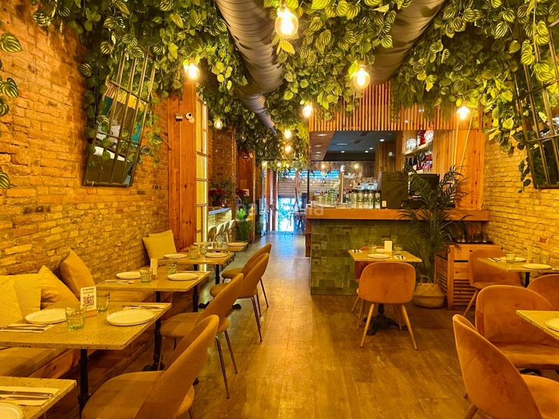Foto e327091b-d4fa-495d-aeea-9a6080aee8d9. Traspaso local comercial traspaso restaurante zona de ocio en sant gervasigalvany. en Barcelona