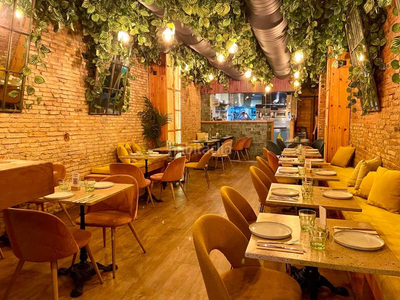 Foto f57096ec-3f68-4903-80e6-2898b238b801. Traspaso local comercial traspaso restaurante zona de ocio en sant gervasigalvany. en Barcelona