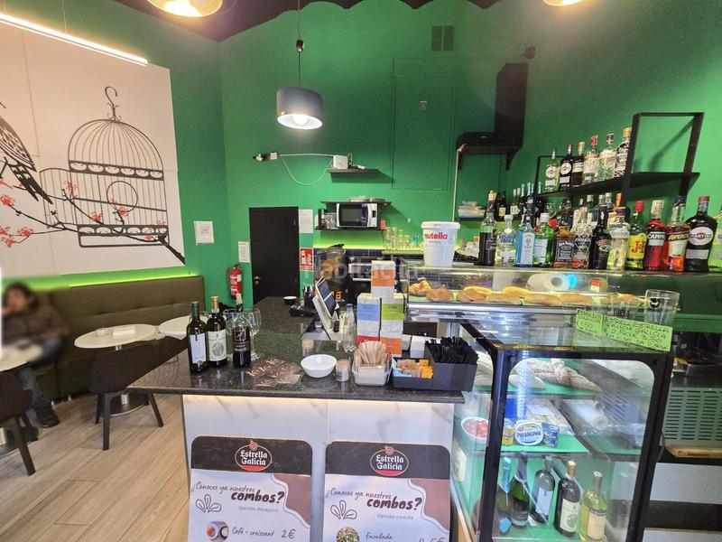 Foto c414feeb-e82b-4744-9fe6-8cbf9b95f056. Pas-de-porte local commercial dans Sant Antoni Barcelona