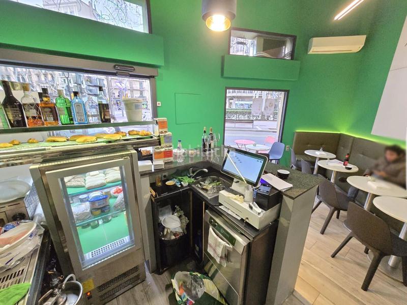 Foto cbadcfd0-f7a5-4df9-936b-46b5638dceaf. Pas-de-porte local commercial dans Sant Antoni Barcelona