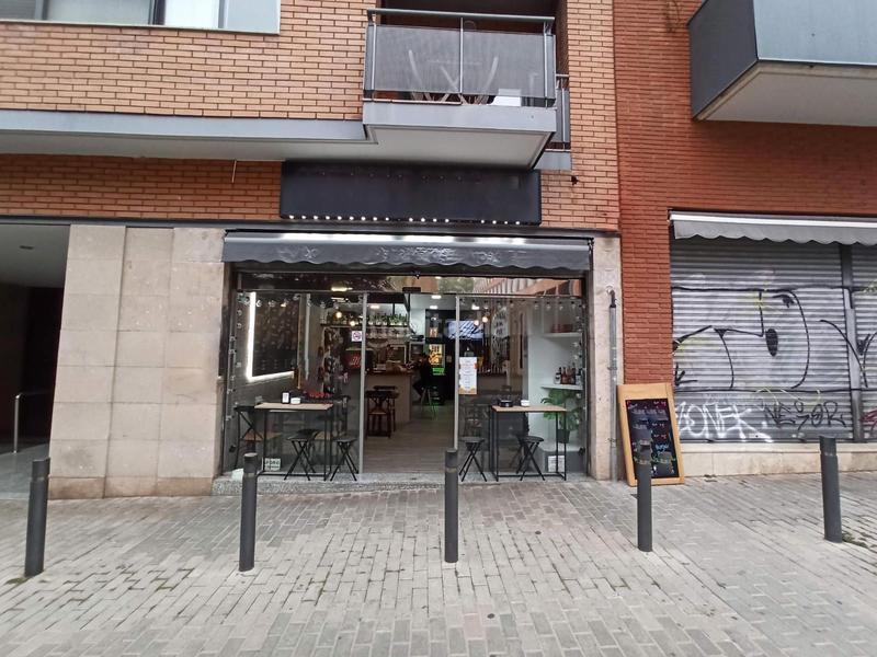Foto 2de150a9-76fc-4a58-a2b8-acab2a845989. Traspaso local comercial traspaso local con licencia de restaurantebar en poblenou, en Barcelona