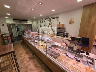 Traspàs Local Comercial a Barri de les Corts. Traspaso con licencia de charcutería y degustación en  les corts