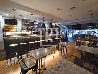 Umzug Geschäftsraum in Barri de les Corts. Traspaso local con licencia c2 y terraza cerca de lilla diagonal