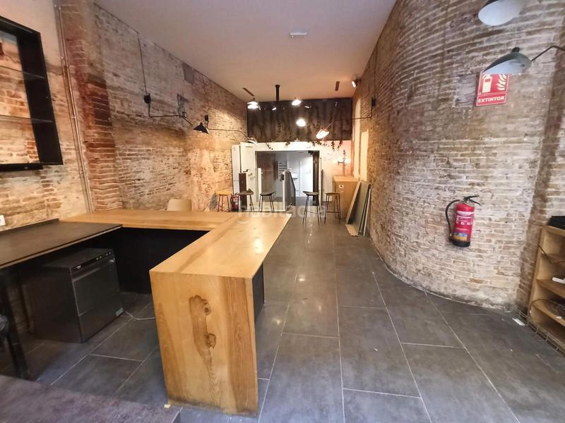 Foto df1898b8-4ecf-4f25-8c79-b5dd58552c61. Pas-de-porte local commercial dans St. Pere - Sta. Caterina - El Born Barcelona