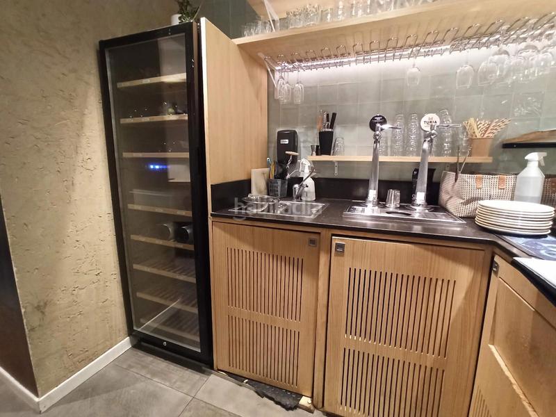 Foto cc8a96e1-f11f-44d4-8e8c-f4ad9a8e2407. Pas-de-porte local commercial dans L´Antiga Esquerra de l´Eixample Barcelona