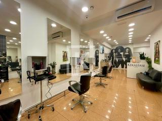 Pas-de-porte Local commercial  Paral.lel. Traspaso de peluquería en funcionamiento en av parallel  poblese